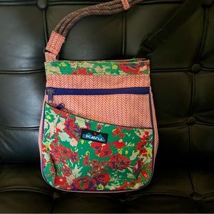 Kavu Hiking  rope crossbody print bag floral gorgeous